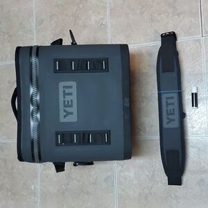 Yeti hopper flip 12 soft cooler